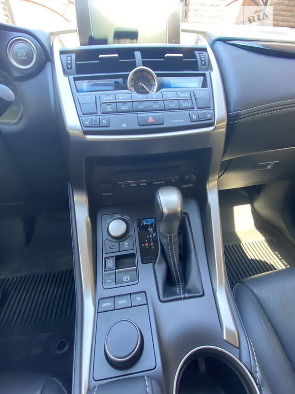 Внедорожник / Кроссовер Lexus NX 2017 в Харькове