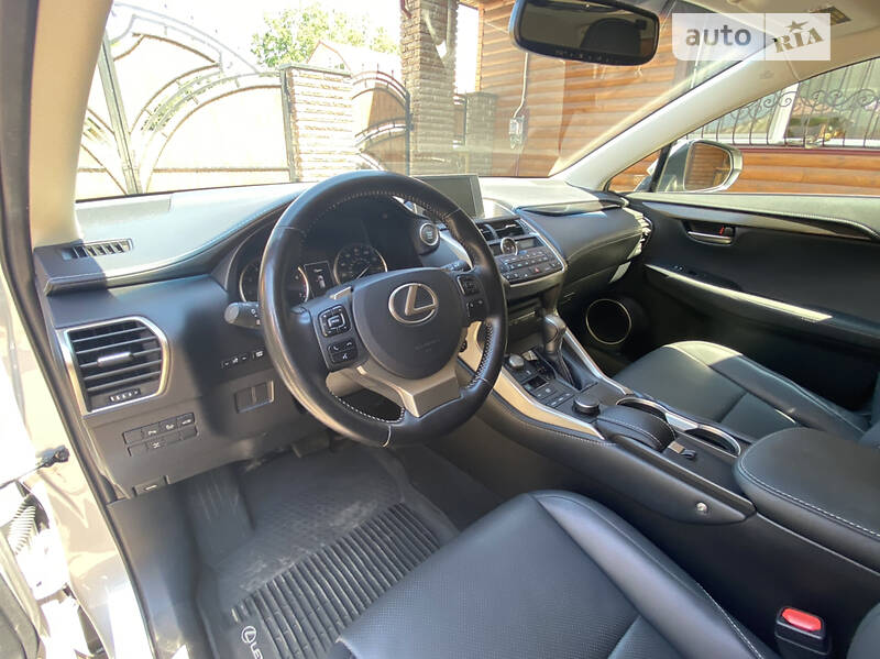 Внедорожник / Кроссовер Lexus NX 2017 в Харькове