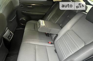Позашляховик / Кросовер Lexus NX 2019 в 