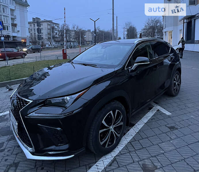 Позашляховик / Кросовер Lexus NX 2018 в Івано-Франківську