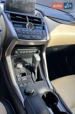 Внедорожник / Кроссовер Lexus NX 2015 в Черновцах