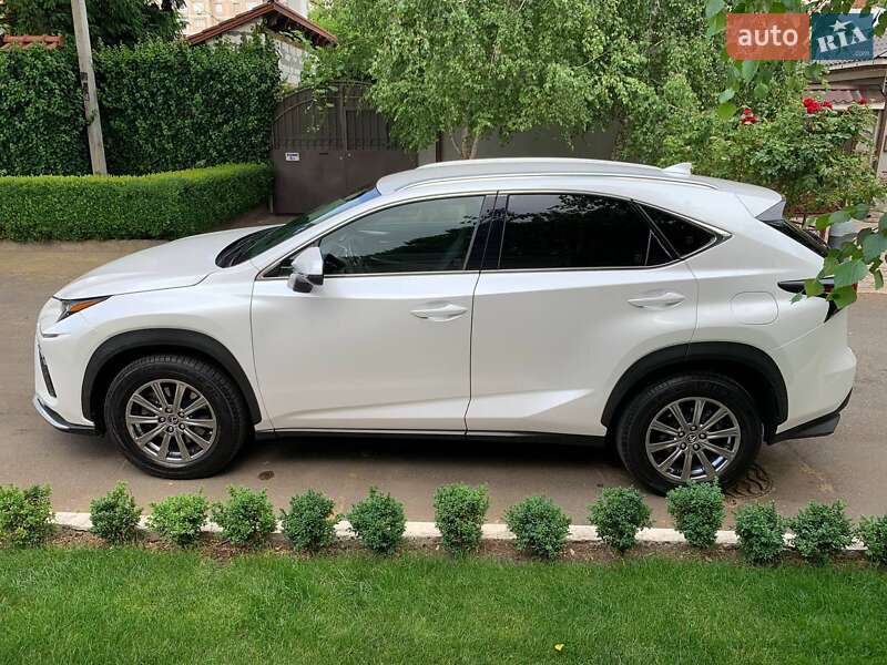Внедорожник / Кроссовер Lexus NX 2017 в Одессе