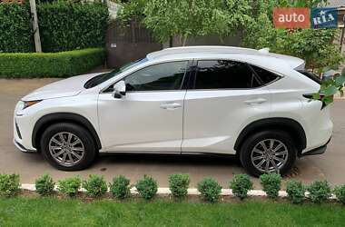 Внедорожник / Кроссовер Lexus NX 2017 в 