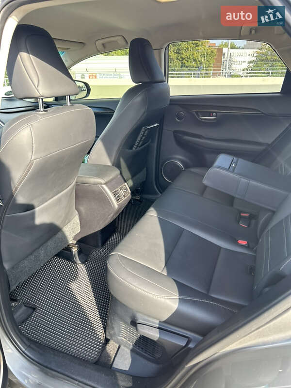 Внедорожник / Кроссовер Lexus NX 2016 в Харькове