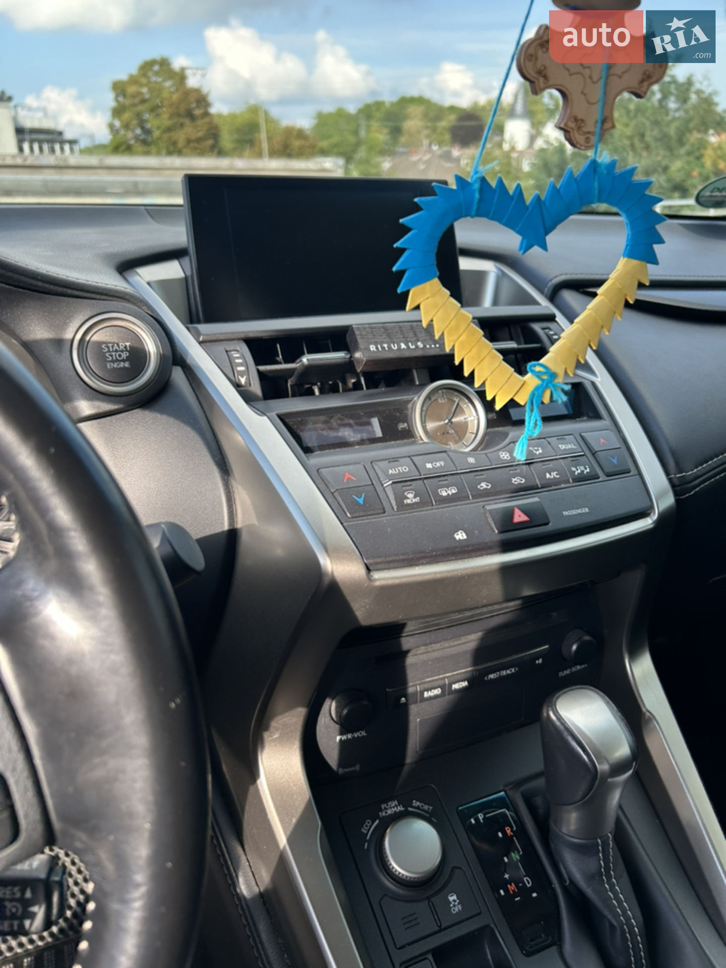 Lexus NX 2016 VIN JTJYARBZ0G2047816 фото оголошення 13 з 17