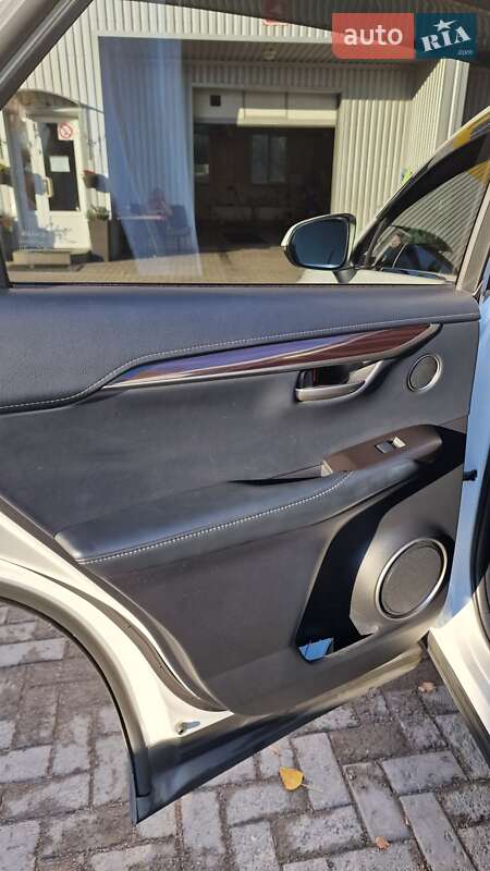 Позашляховик / Кросовер Lexus NX 2014 в Дніпрі