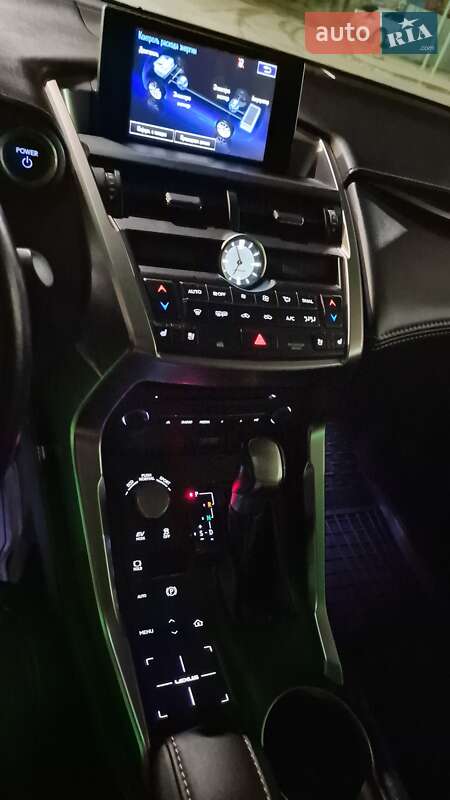 Позашляховик / Кросовер Lexus NX 2014 в Дніпрі