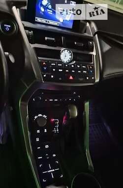 Внедорожник / Кроссовер Lexus NX 2014 в Днепре