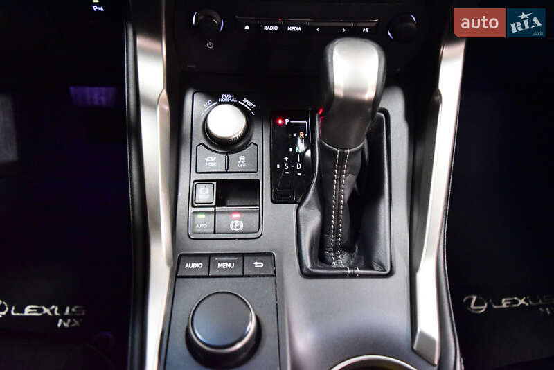 Внедорожник / Кроссовер Lexus NX 2016 в Луцке
