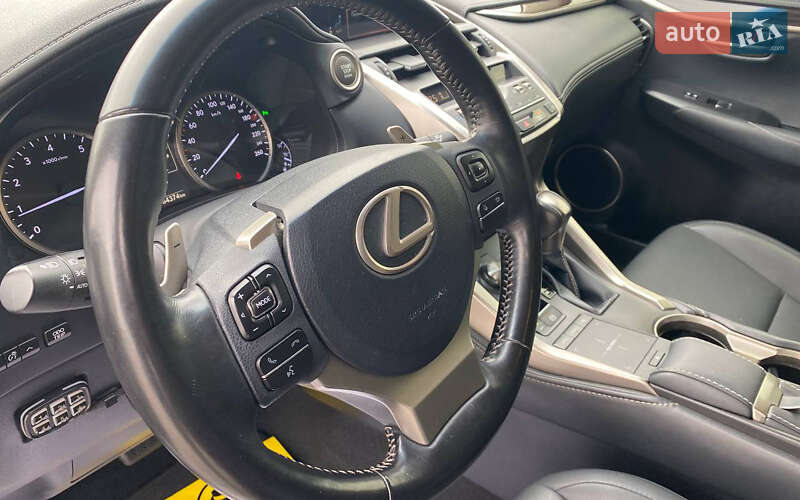 Внедорожник / Кроссовер Lexus NX 2018 в Мукачево