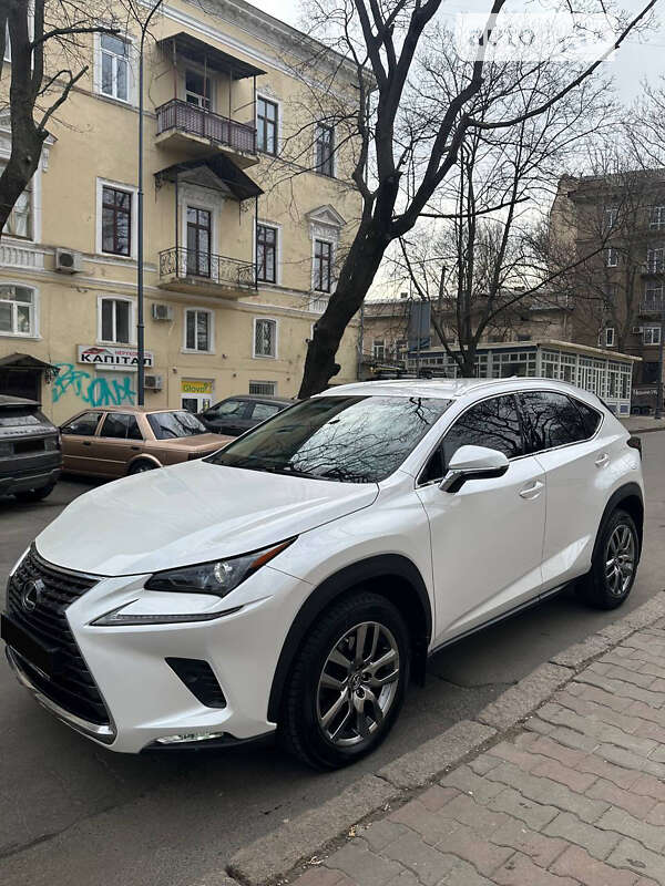 Внедорожник / Кроссовер Lexus NX 2017 в Одессе