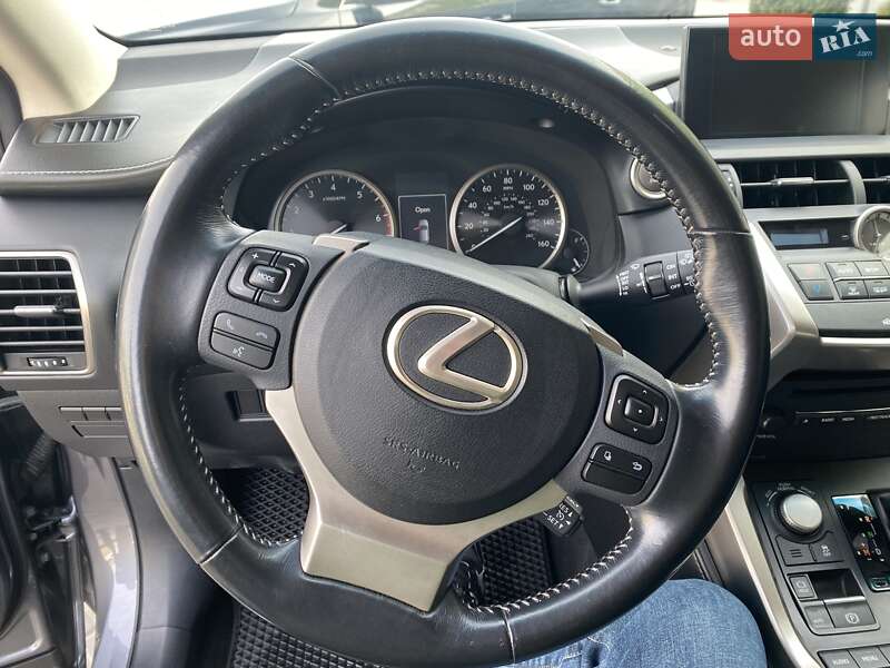 Позашляховик / Кросовер Lexus NX 2017 в Кропивницькому