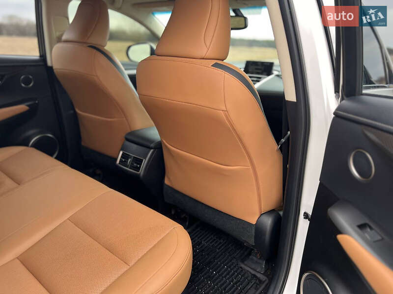 Позашляховик / Кросовер Lexus NX 2016 в Полтаві