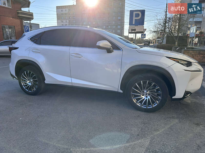 Позашляховик / Кросовер Lexus NX 2016 в Шепетівці