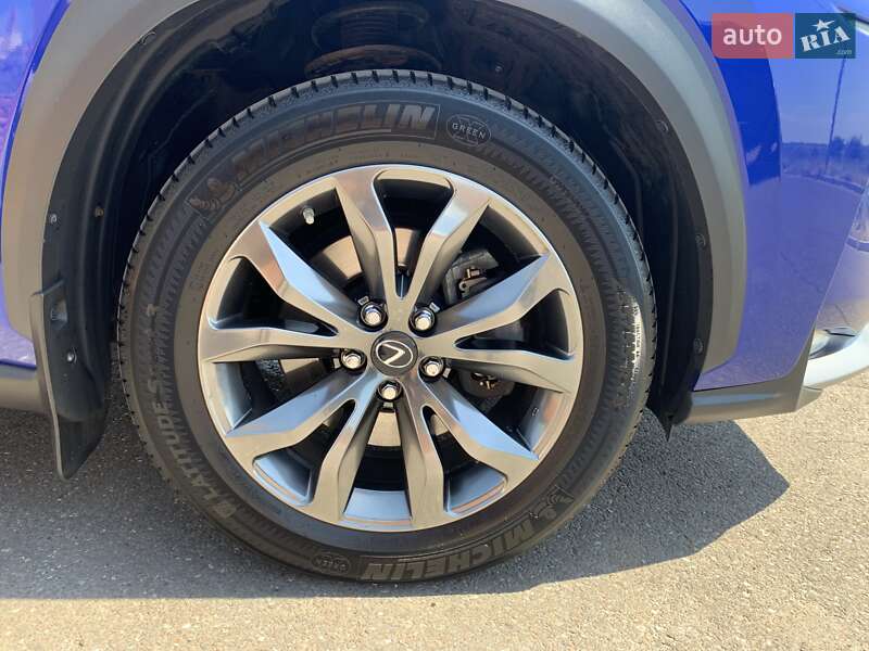 Позашляховик / Кросовер Lexus NX 2015 в Миколаєві