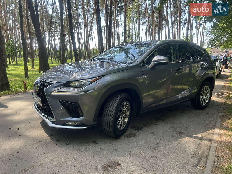 Позашляховик / Кросовер Lexus NX 2015 в Києві