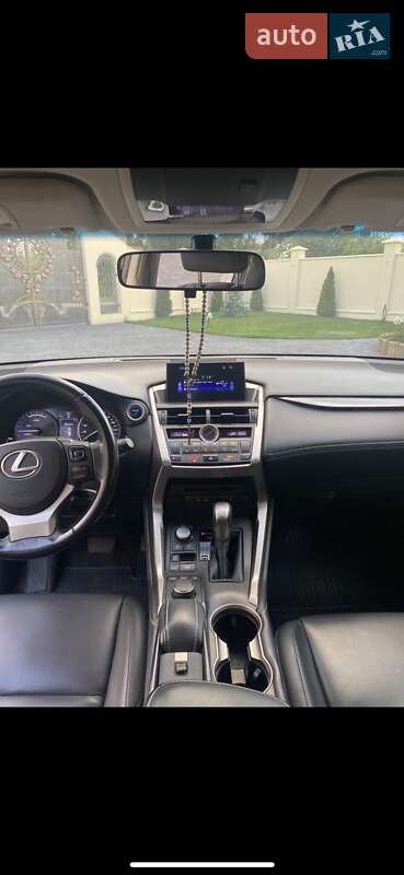 Внедорожник / Кроссовер Lexus NX 2015 в Сокале