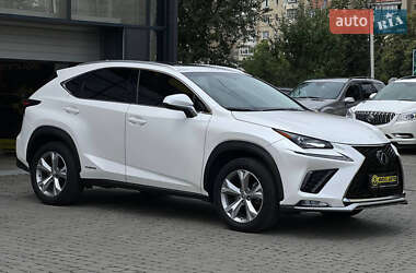 Позашляховик / Кросовер Lexus NX 2016 в 
