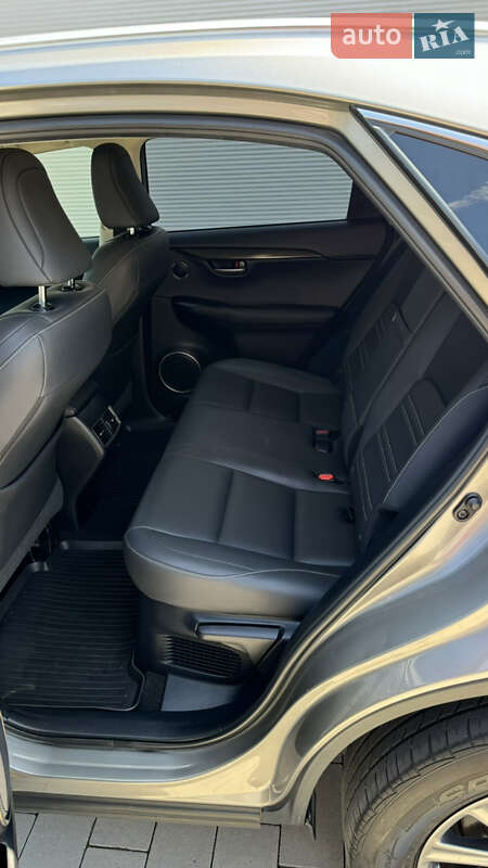 Внедорожник / Кроссовер Lexus NX 2017 в Ивано-Франковске