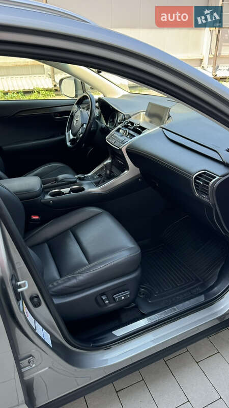 Внедорожник / Кроссовер Lexus NX 2017 в Ивано-Франковске