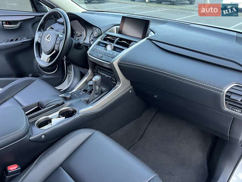 Внедорожник / Кроссовер Lexus NX 2015 в Киеве