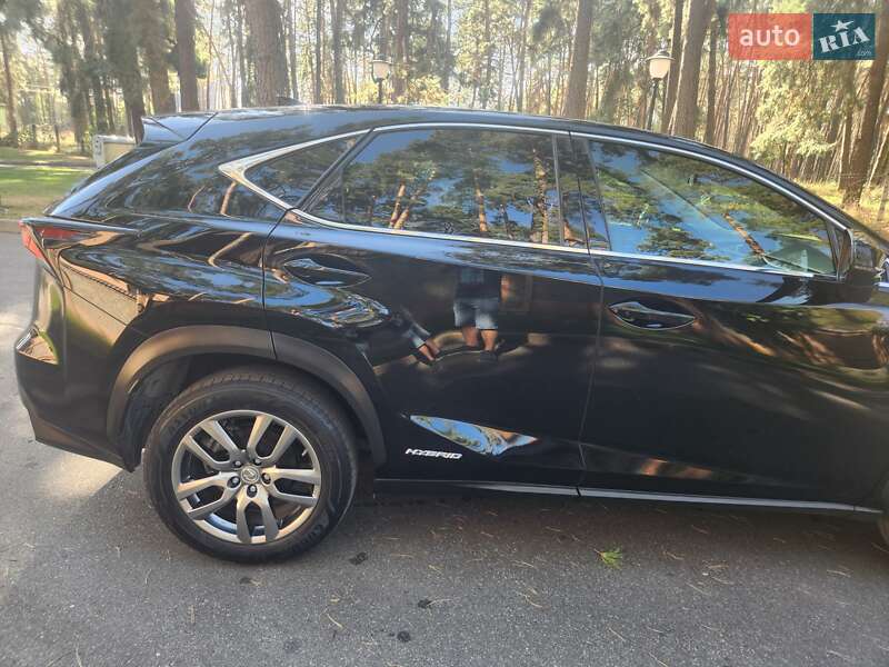 Позашляховик / Кросовер Lexus NX 2015 в Чернігові