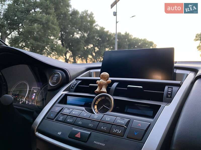Внедорожник / Кроссовер Lexus NX 2017 в Киеве