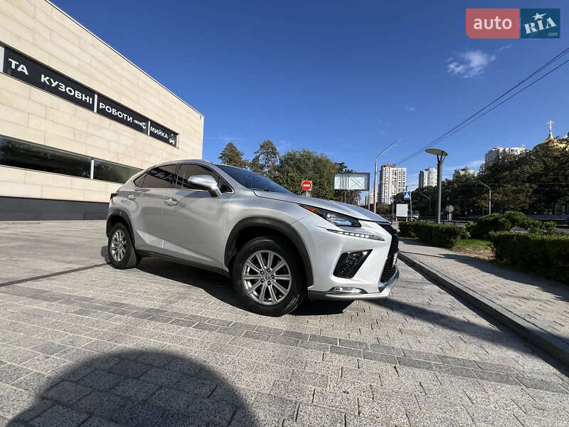 Внедорожник / Кроссовер Lexus NX 2016 в Киеве