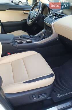 Позашляховик / Кросовер Lexus NX 2016 в Києві