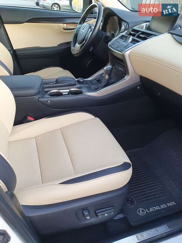 Позашляховик / Кросовер Lexus NX 2016 в Вишгороді