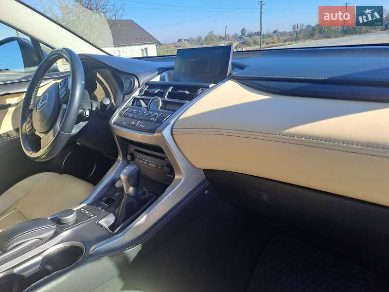 Внедорожник / Кроссовер Lexus NX 2014 в Ивано-Франковске