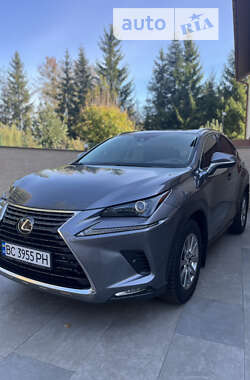 Позашляховик / Кросовер Lexus NX 2017 в Львові