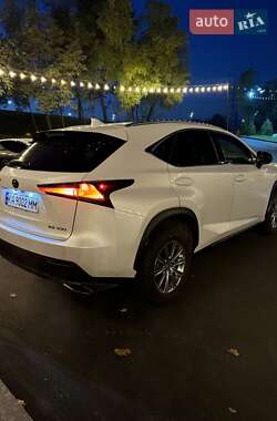 Внедорожник / Кроссовер Lexus NX 2020 в 