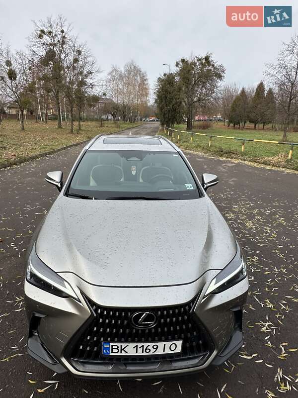 Внедорожник / Кроссовер Lexus NX 2022 в Ровно