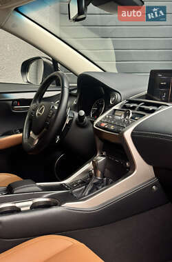 Внедорожник / Кроссовер Lexus NX 2018 в 