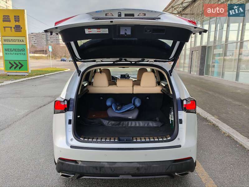 Внедорожник / Кроссовер Lexus NX 2016 в Запорожье