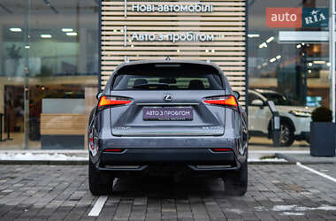 Внедорожник / Кроссовер Lexus NX 2016 в 
