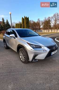 Позашляховик / Кросовер Lexus NX 2017 в Києві