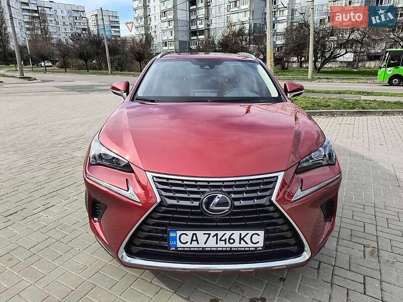 Lexus NX 2019