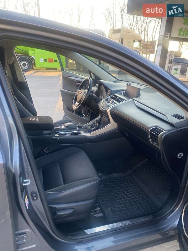 Внедорожник / Кроссовер Lexus NX 2016 в Тернополе