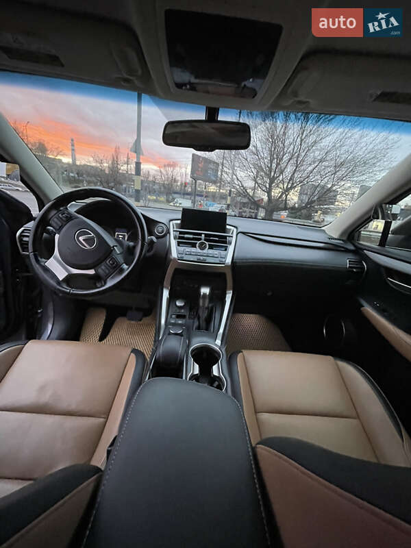 Позашляховик / Кросовер Lexus NX 2017 в Києві