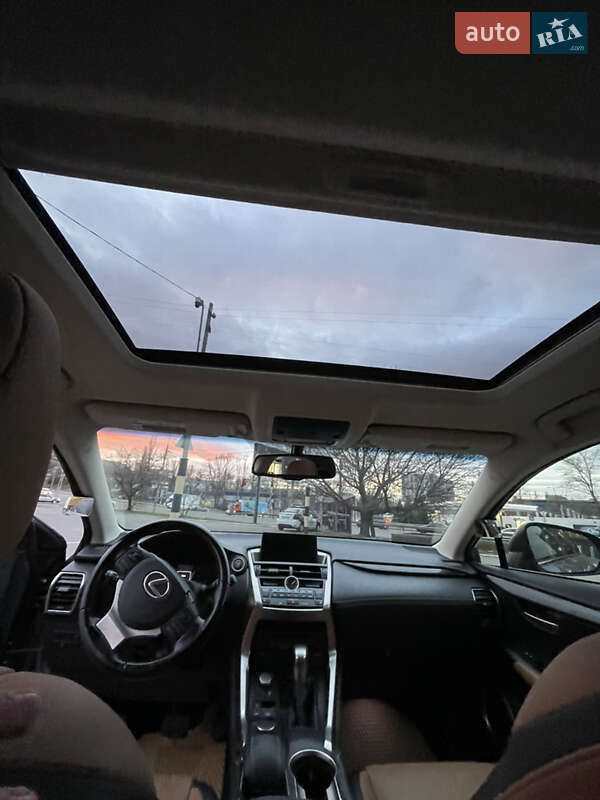 Позашляховик / Кросовер Lexus NX 2017 в Києві