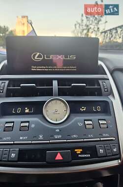 Позашляховик / Кросовер Lexus NX 2020 в 