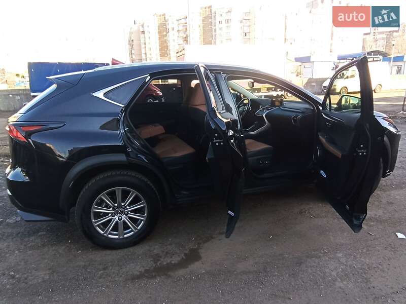 Позашляховик / Кросовер Lexus NX 2019 в Києві