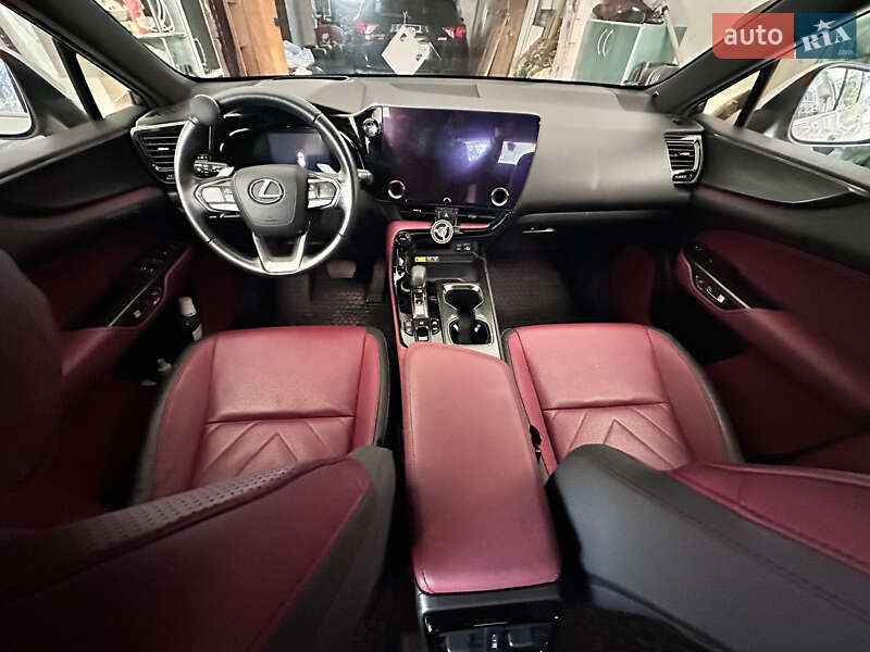 Внедорожник / Кроссовер Lexus NX 2023 в Дрогобыче