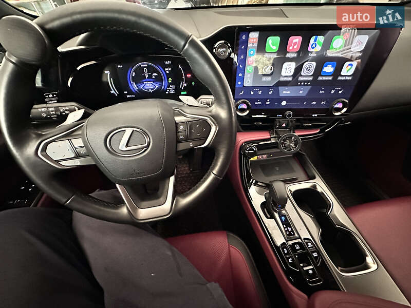 Внедорожник / Кроссовер Lexus NX 2023 в Дрогобыче