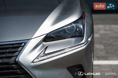 Позашляховик / Кросовер Lexus NX 2020 в 