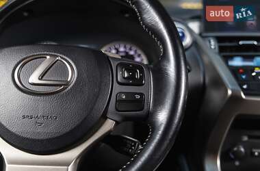Позашляховик / Кросовер Lexus NX 2016 в 