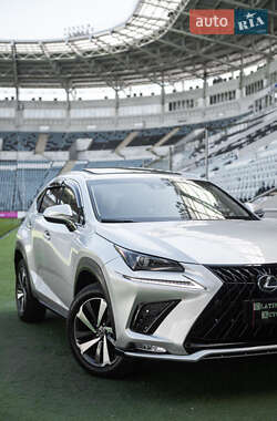 Позашляховик / Кросовер Lexus NX 2018 в 