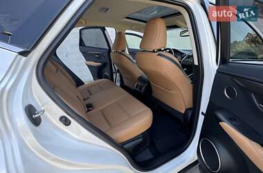 Позашляховик / Кросовер Lexus NX 2016 в 